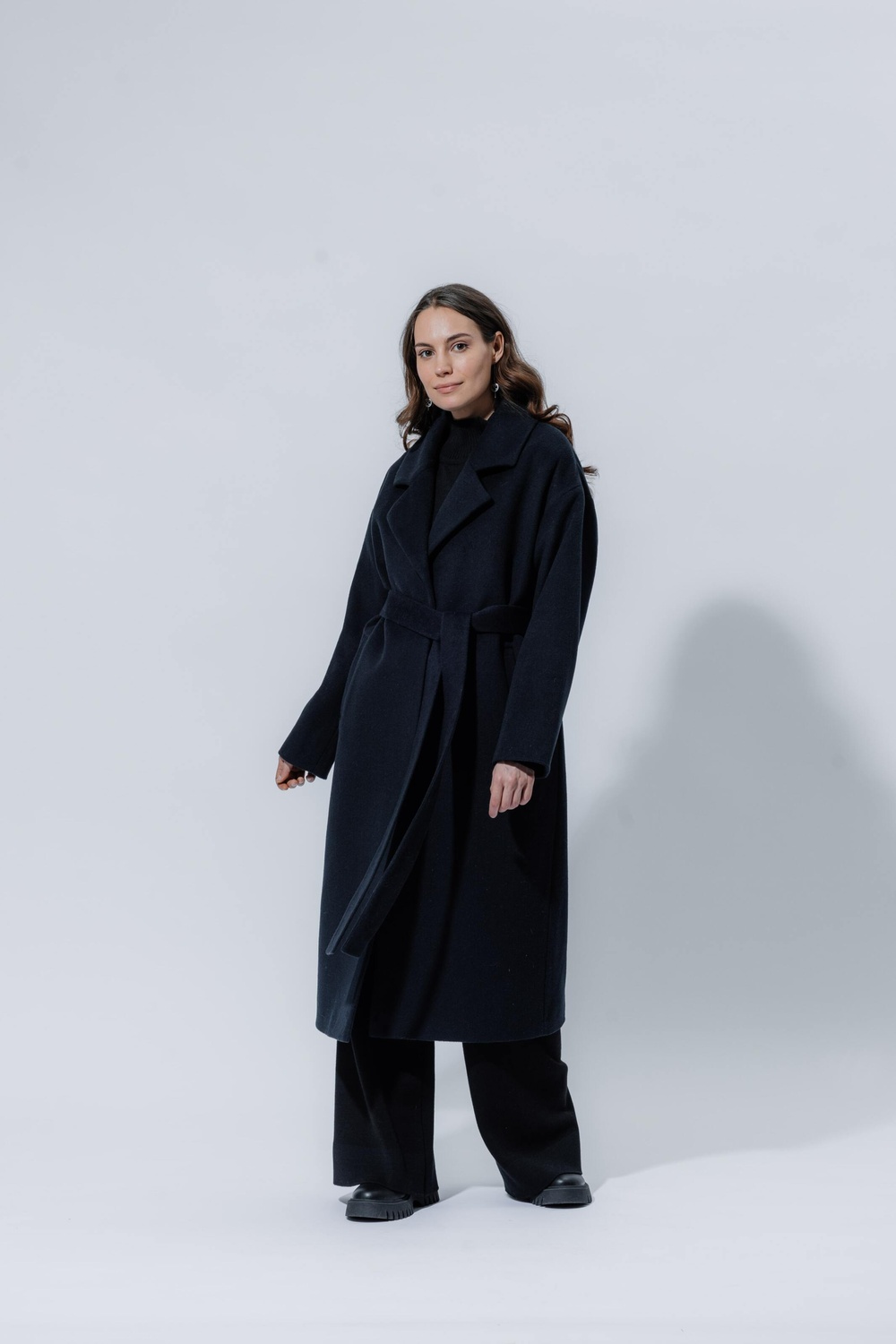 Velvety wool thin coat with a small pile blue-black color
