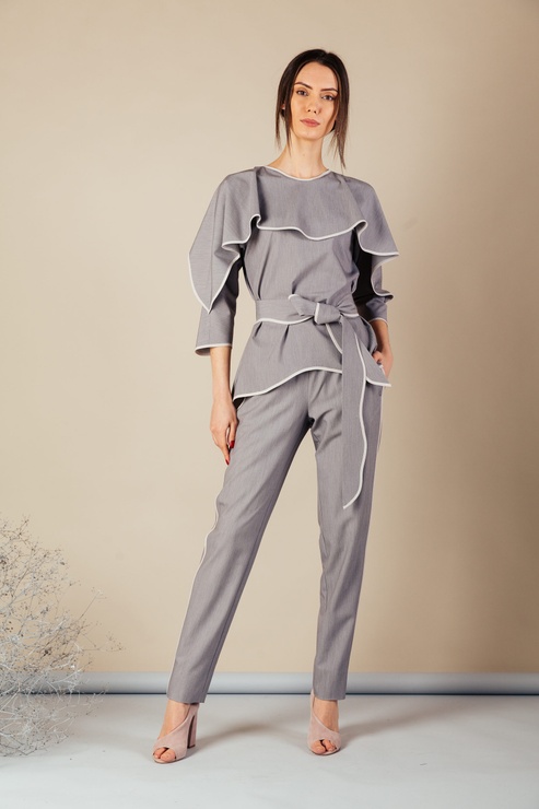 *Suit "Pelirina" top and trousers with white piping+