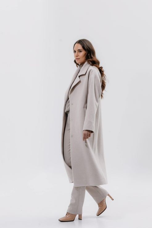 Velvety wool coat cream color